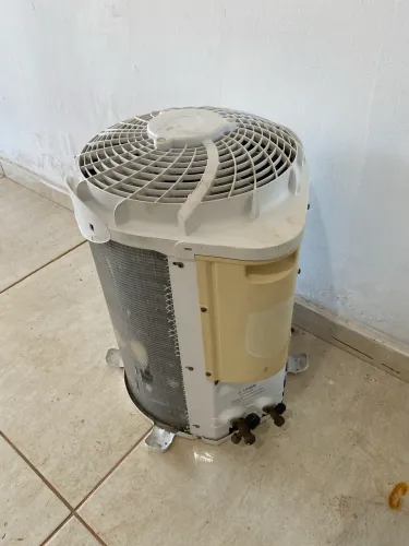 ar central 12mil  BTUs instalada parede com parede garantia de 3 MESES