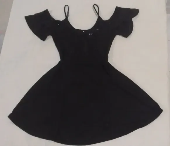 Vestido preto com detalhe em Paete