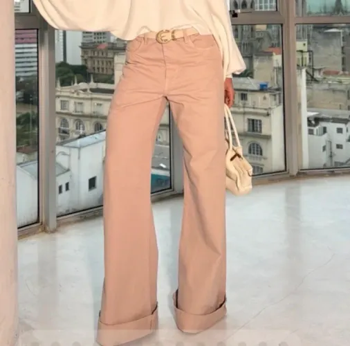 Calça jeans nude, flare, tamanho 40