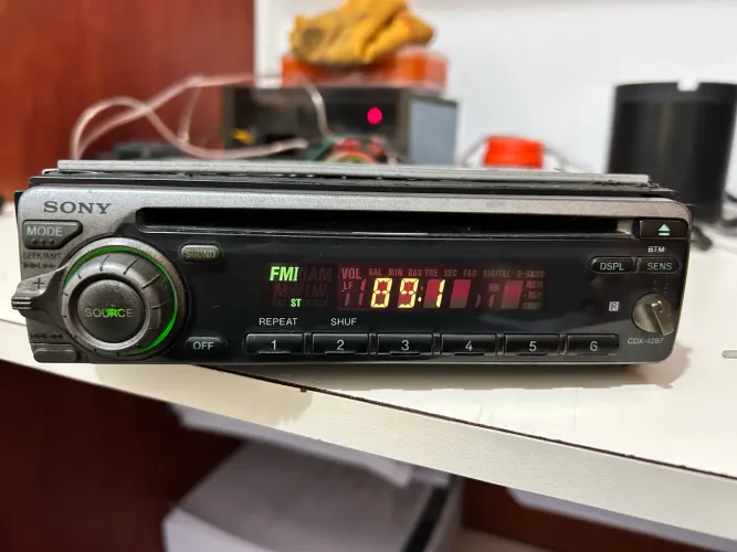 Rádio CD Sony CDX-4287
