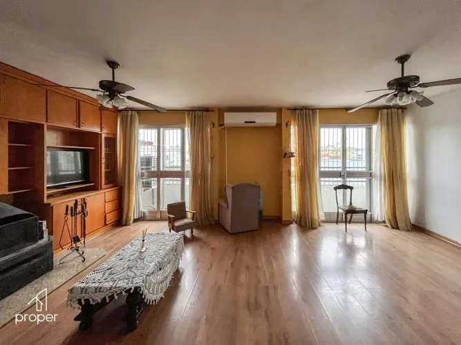 Amplo apartamento a venda no Centro de Pelotas/RS