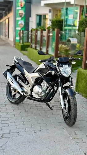 FAZER 250 PRETA 