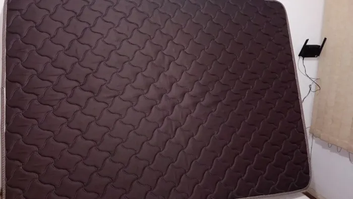 Cama box com colchão 
