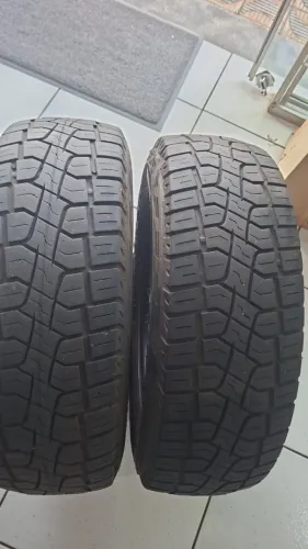 (( VENDO PNEU PIRELLI SCORPION 205/70/15 COM 80% DE VIDA UTIL ))