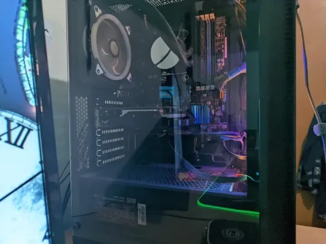 PC GAMER + MONITOR 21" 75Hz