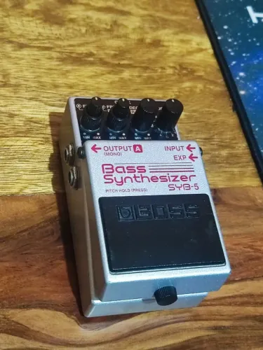 Pedal Boss Bass Synthesizer SYB 5