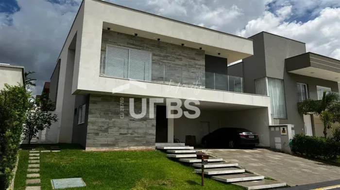 Sobrado no Jardins Valência, próximo a portaria