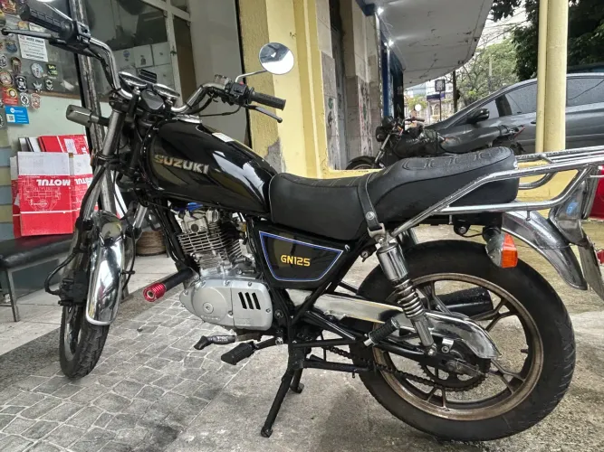 Vendo suzuki Intruder 125 preta