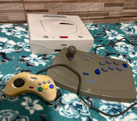 Sega Saturno Japonês