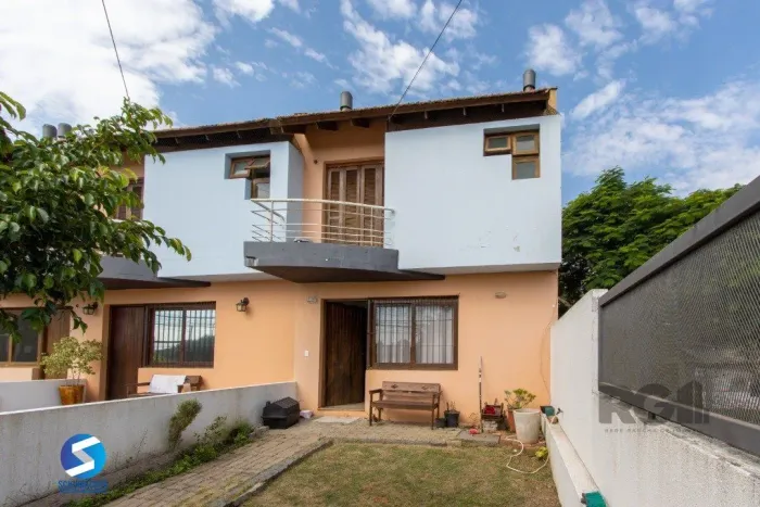 Excelente oportunidade de casa à venda em condomínio fechado no Reserva Guarujá, localizad