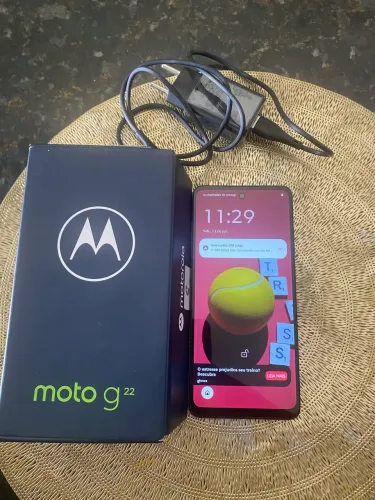 Vende- se celular semi novo,tudo original com nota fiscal 128 Gigas
