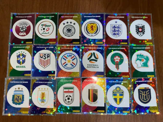 Figurinhas brilhantes da copa 2026 ESCUDOS