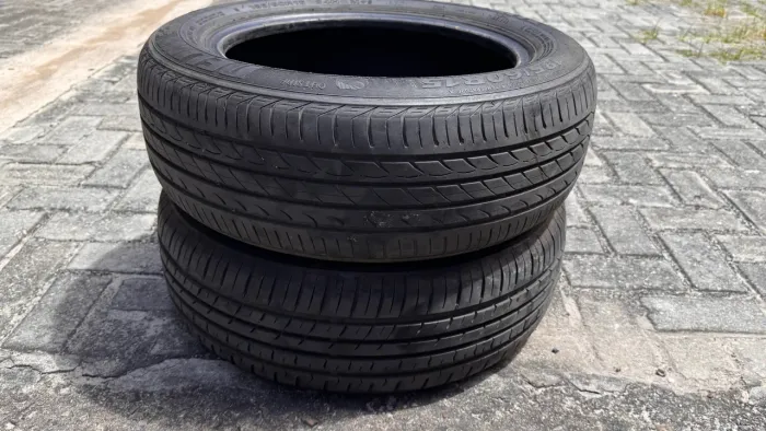 Par (02) pneus 185/60R15