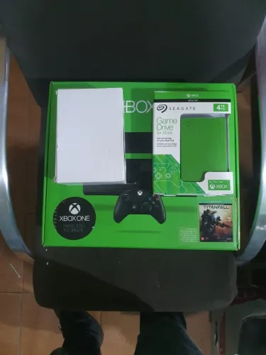 Xbox One FAT + HD 4TB OFICIAL XBOX