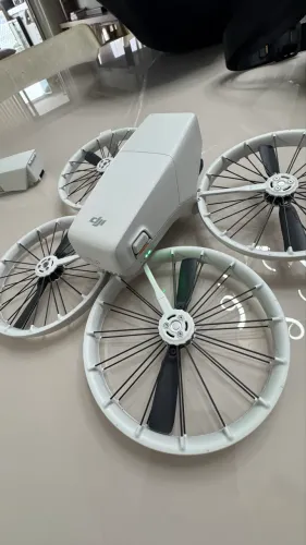 Drone DJI Clip com Fly More Combo - Novíssimo! Pra vender rápido!!