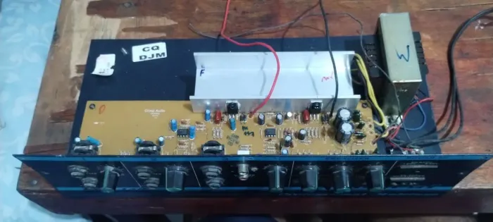Amplificador 100 whatts