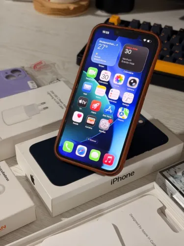iPhone 13 128 GB Com caixa e Itens