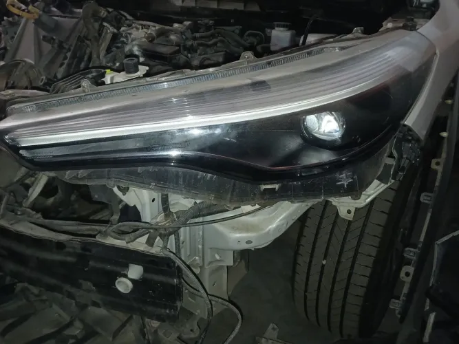 Farol corolla cross ld esquerdo