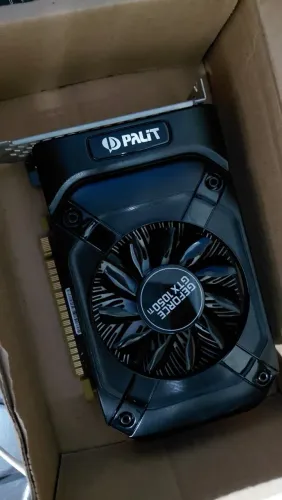 GeForce 1050ti 4gb, apenas retirada.