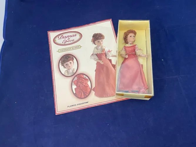 Brinquedo Boneca de Porcelana Colecionável Damas de Época