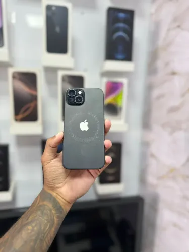 IPHONE 15 128GB PRETO<br>R$ 2.850,00<br>MARCAS DE USO