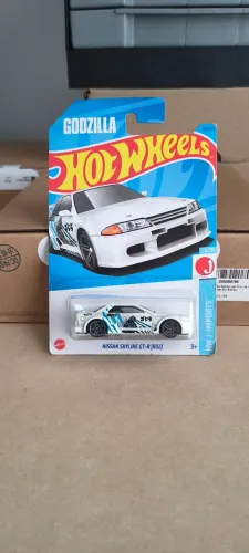 Hot Wheels Nissan Skyline GT-R (R32) Godzilla Branco