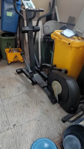 Bicicleta ergométrica e elíptico