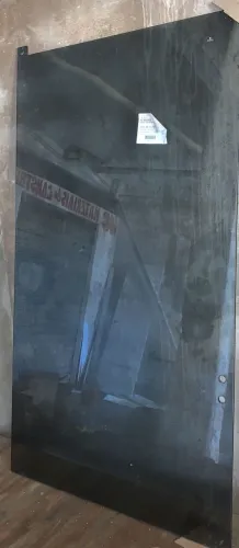 Porta e janela de vidro fumê temperado de 10mm. Sem riscos e sem arranhões.