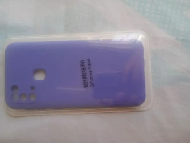 Vende-se capinhas de dois modelos
