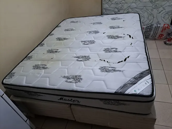 Cama box Queen size Colchão Ortobom molas ensacandas