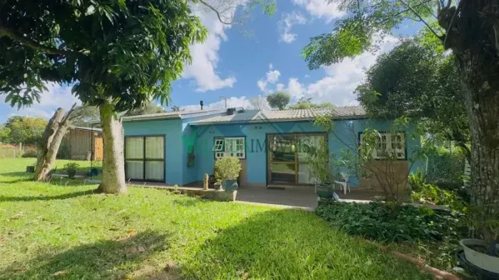 Velleda oferece espetacular sítio no Pomar da Lagoa com 4 dorms, piscina e área de lazer c