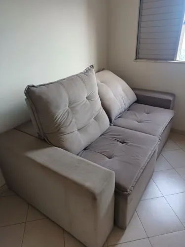 Sofá retrátil e reclinável