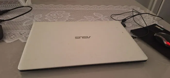 Vendo notebook Asus 