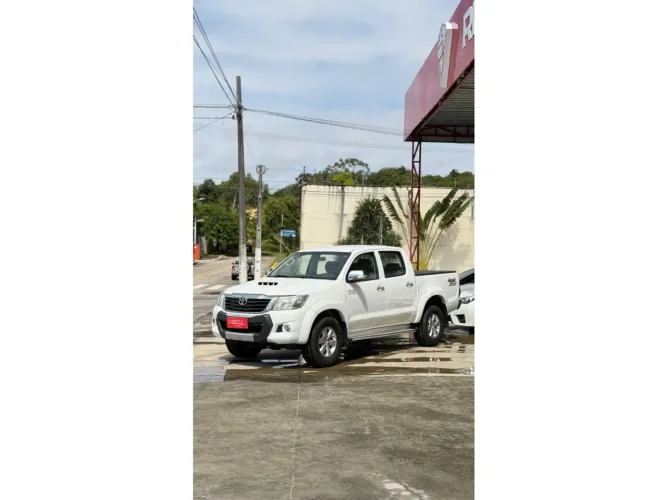 Toyota Hilux SW4 SRV D4-d 4X4 3.0 TDI Dies. AUT 2013