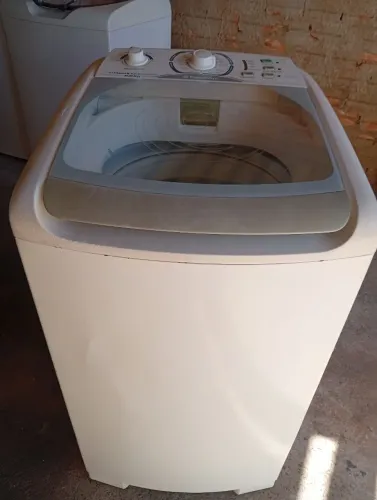 Vendo máquina de lavar roupa Electrolux de 8KG funcionando perfeitamente revisada