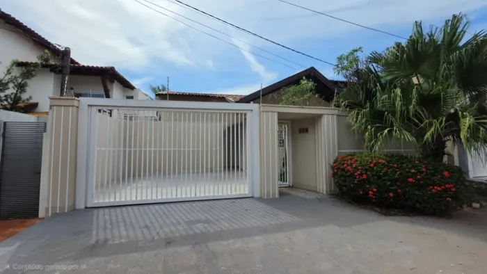 Belíssima casa com 3 suítes frente ao Parque