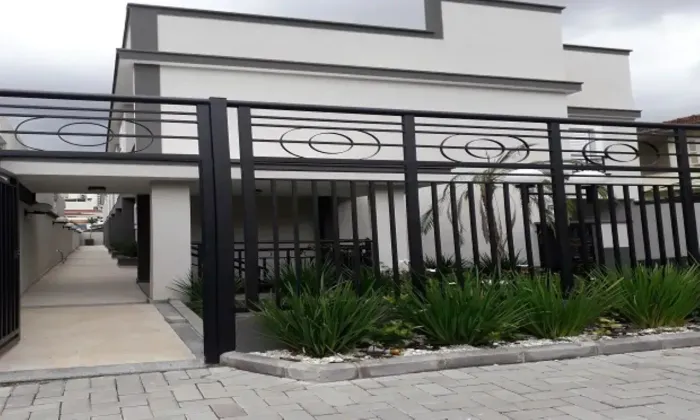 CASA DE CONDOMÍNIO COM TERRAÇO PRIVATIVO - RUA COPACABANA