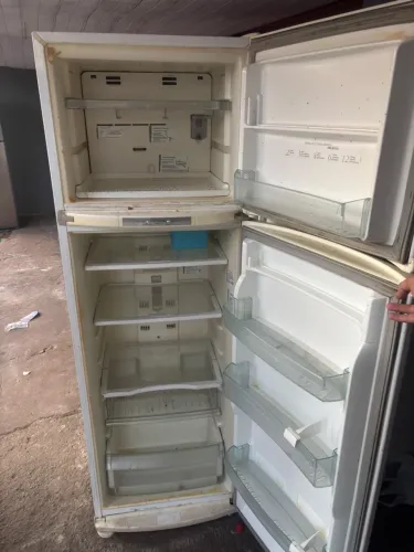 Geladeira brastemp duplex, frost free 380 litros, bem conservada, original. ENTREGO