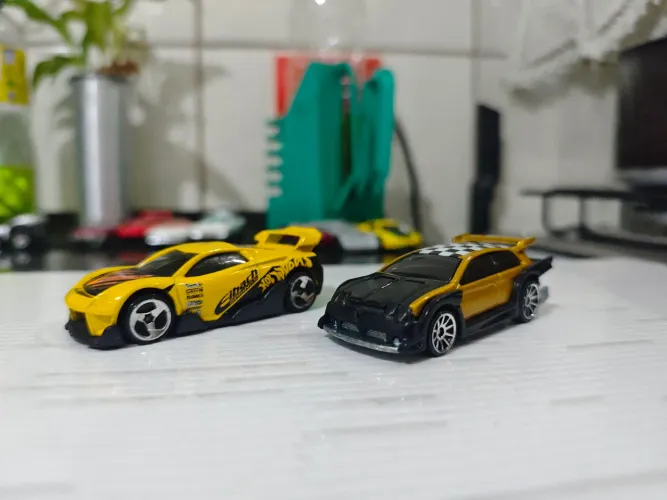 Kit dois carrinhos Hotwheels