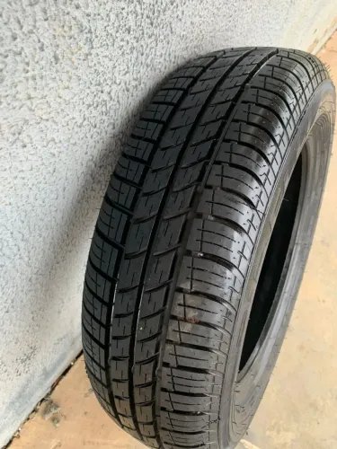 Pneu Pirelli Cinturato P4 175/65 R15 84T