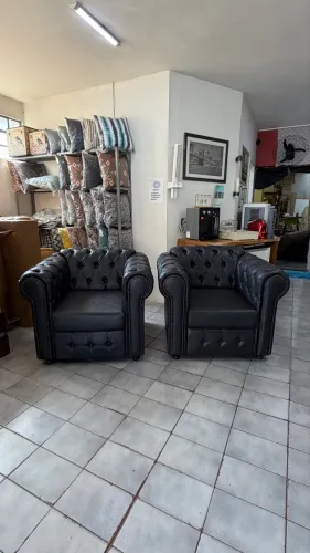 Poltronas Chesterfield em capitonê pretas