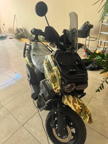 Moto elétrica 1000w com som integrado