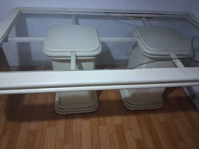 Mesa com vidro para reformar - R$ 100 (Santa Quitéria)