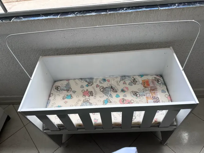 Mini berço com colchão 