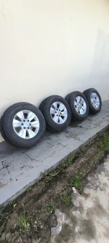 Rodas e pneus Toyota Hilux 