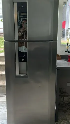 Geladeira Electrolux para retirada de peças