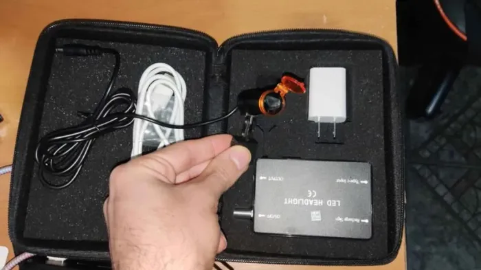 Fotóforo LED Portátil com Iluminador para Lupa Médica / Odonto