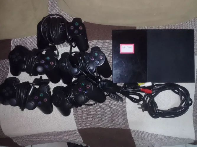 Ps2 ruim + controles ruim + cabos bom