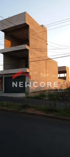Sobrado em Avenida Waldemar Guimarães Ferreira - Vila Industrial - Bauru/SP
