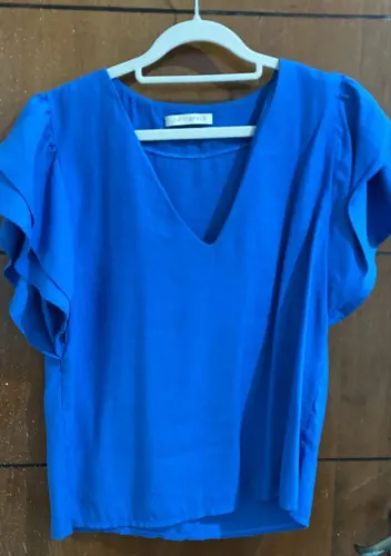 Blusa Selena em Viscose: Leve, Elegante e Perfeita para o Calor Tamanho M - Azul claro